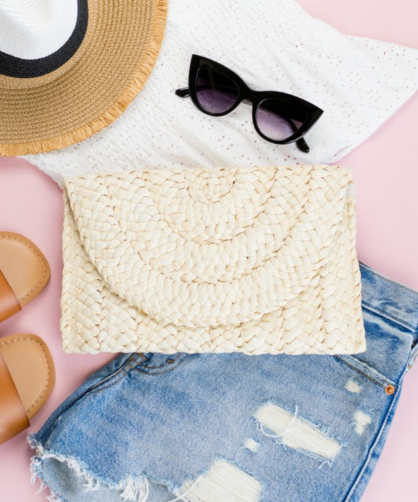 Versatile Straw Clutch