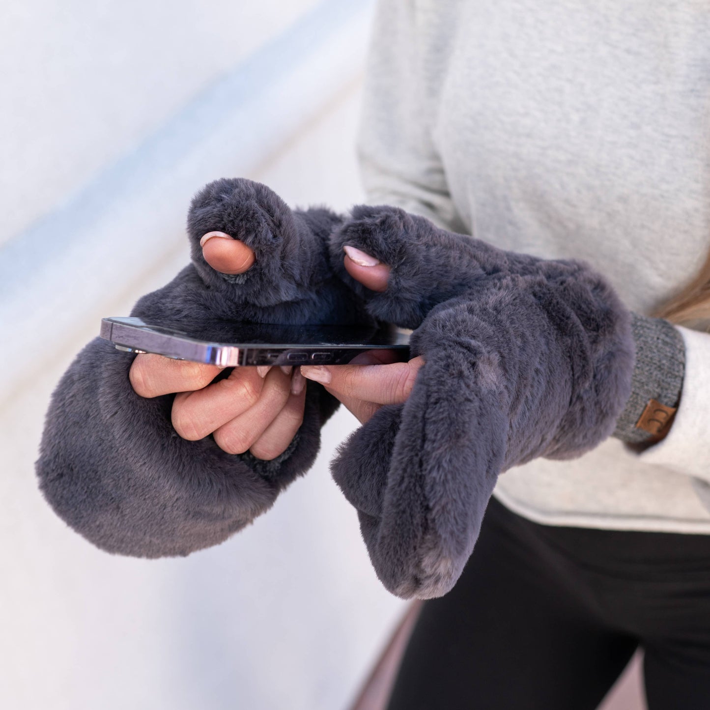 CC Sherpa Touchscreen Accessible Mittens