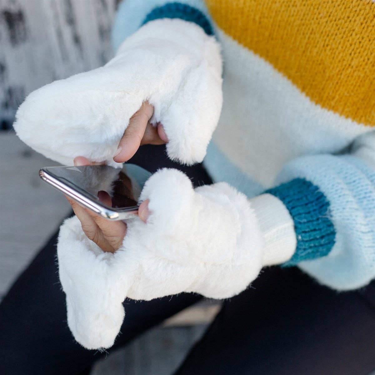 CC Sherpa Touchscreen Accessible Mittens