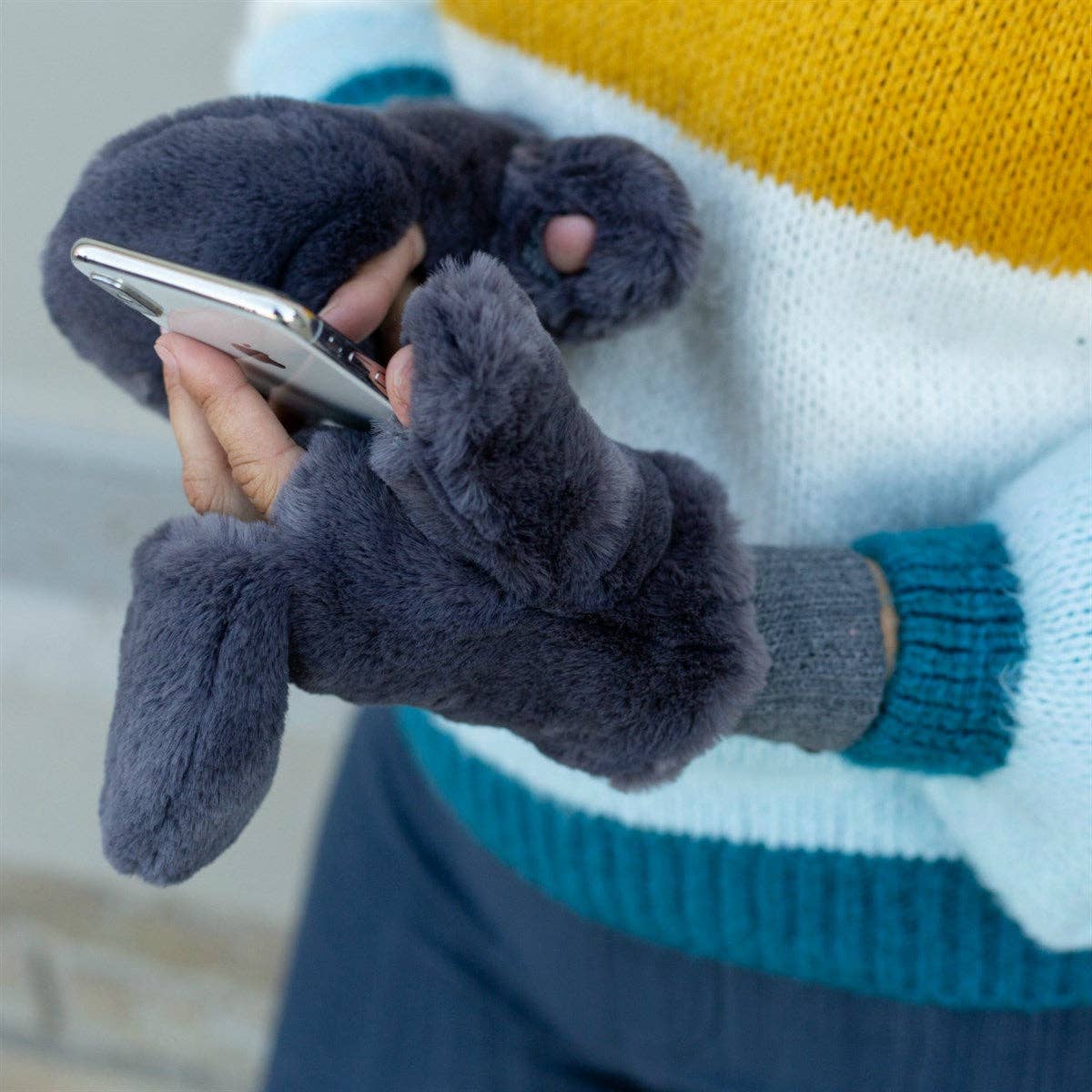 CC Sherpa Touchscreen Accessible Mittens